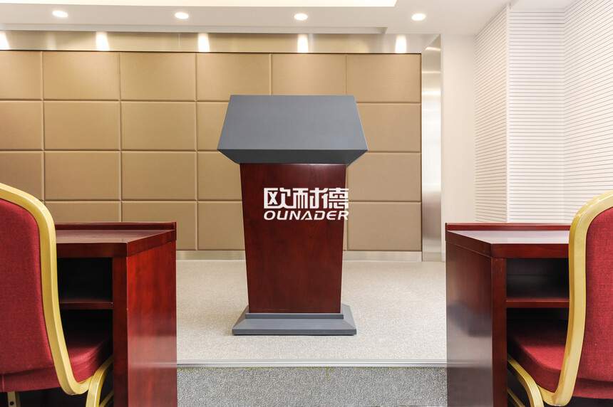 49、四层培训会议室4演讲台.jpg