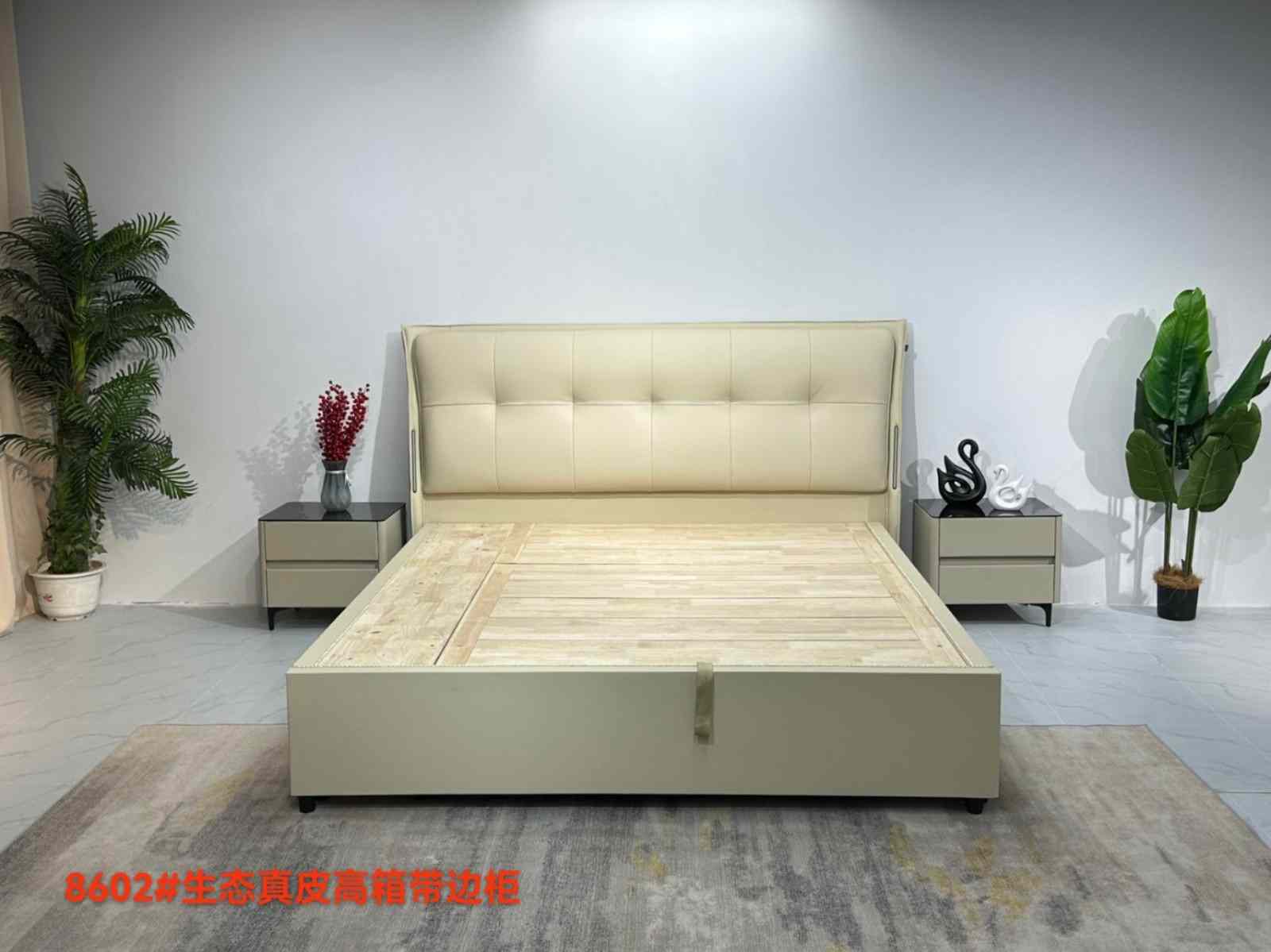 高箱床系列 8602# W-29，生态真皮面料，时尚简约高密度海绵靠包，全实木木超大容量储物大高箱，带两大抽边柜（可不带边柜），橡木床板，带触摸灯，配时尚黑玻床头柜，1.8/1.5米(图1)